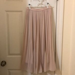 Uniqlo blush pink pleated midi skirt, size Small
